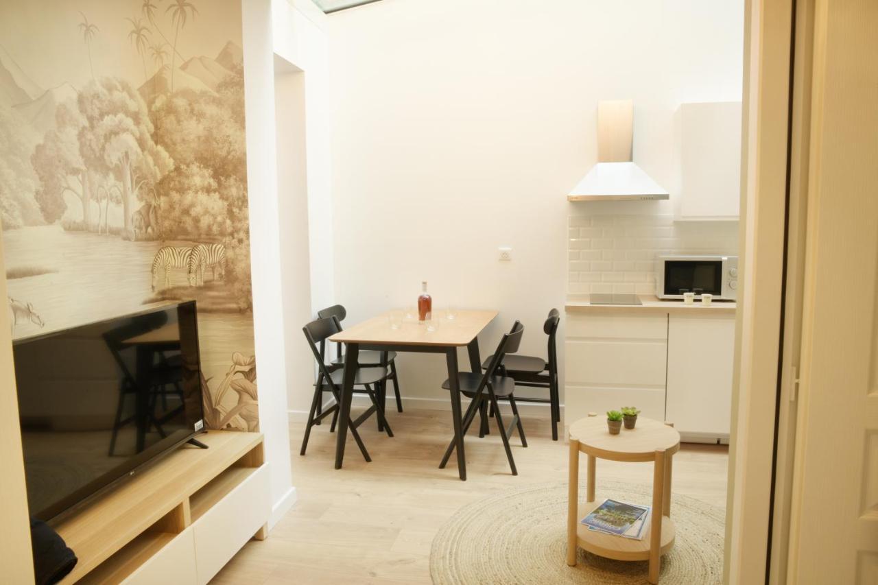 T2 Avec Verriere Situe En Hyper Centre Avec Wifi, Linge, Draps, Savons Et Serviettes Fournis คอญญัก ภายนอก รูปภาพ